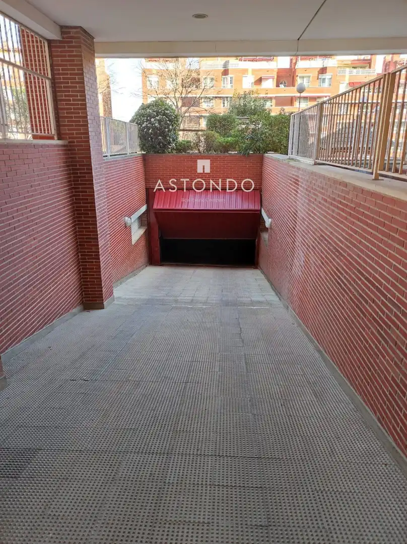 Garage for sale in Madrid