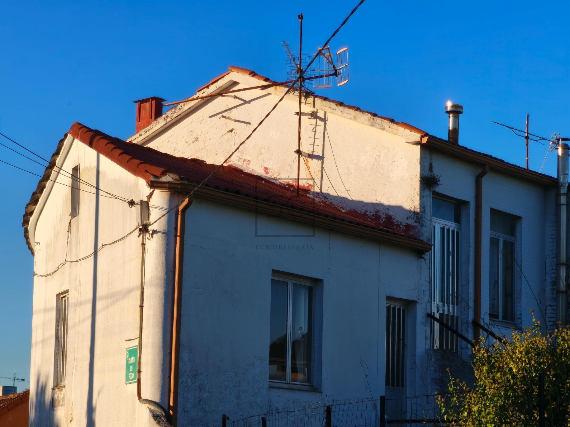 Vista exterior de Casa adosada en venda en Ferrol amb Calefacció, Jardí privat i Traster