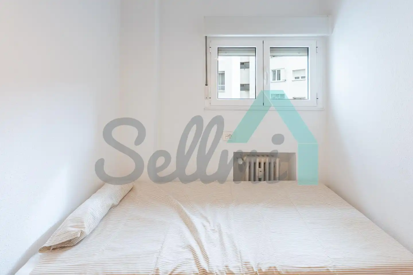 Habitación de Piso para compartir en Oviedo  con Calefacción, Parquet y Amueblado