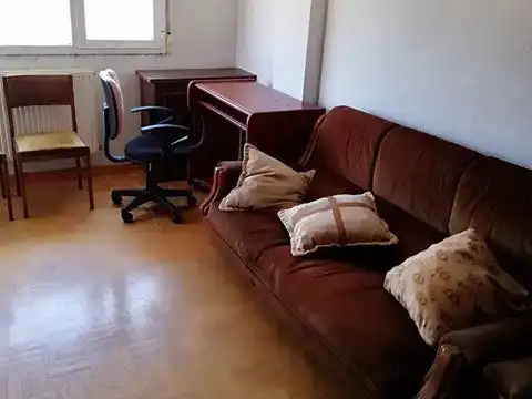 Sala de estar de Piso para compartir en Reyes Católicos - Paseo San Antonio