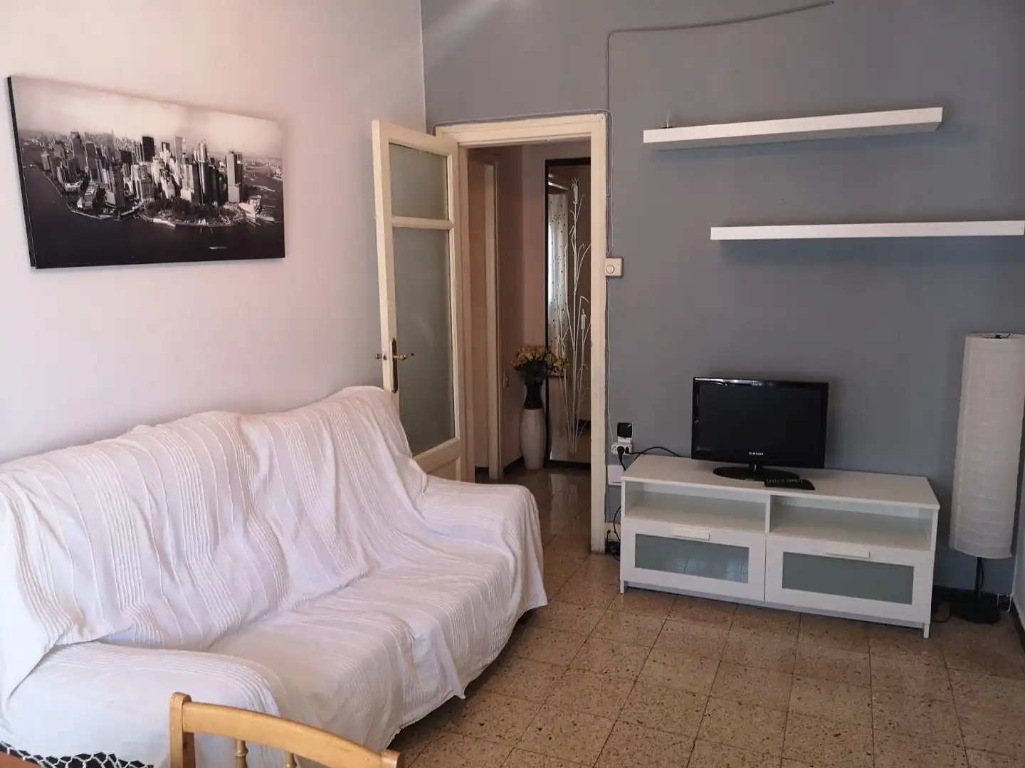 Wohnung zur Miete in N/A, Instituts - Universitat