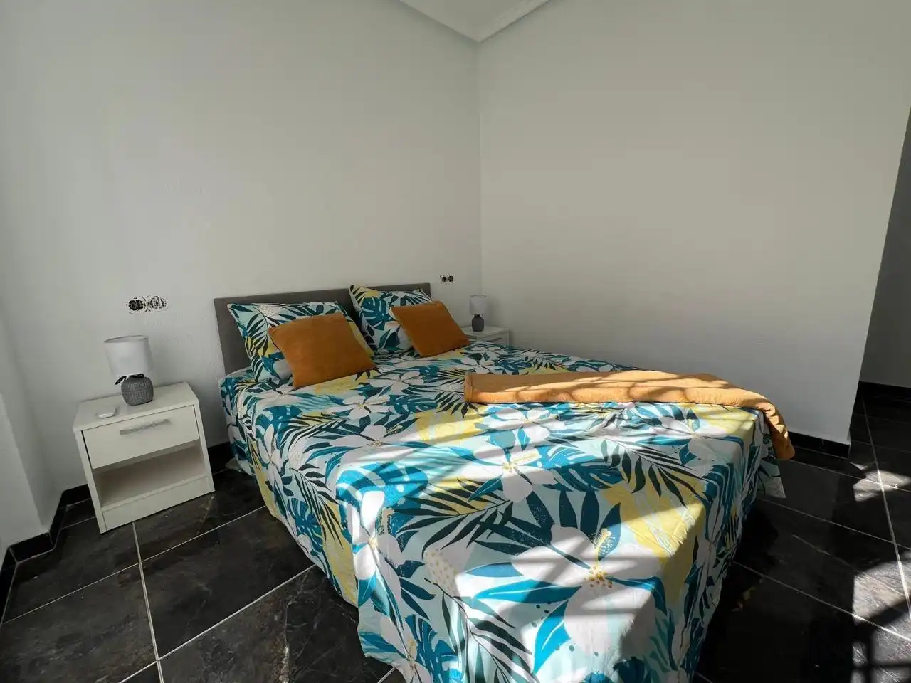 Schlafzimmer von Wohnung zur Miete in Madrid
