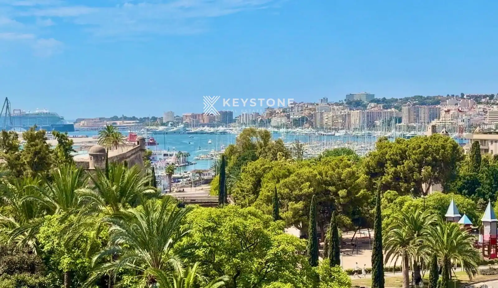 Außenansicht von Wohnung zur Miete in  Palma de Mallorca mit Klimaanlage und Terrasse
