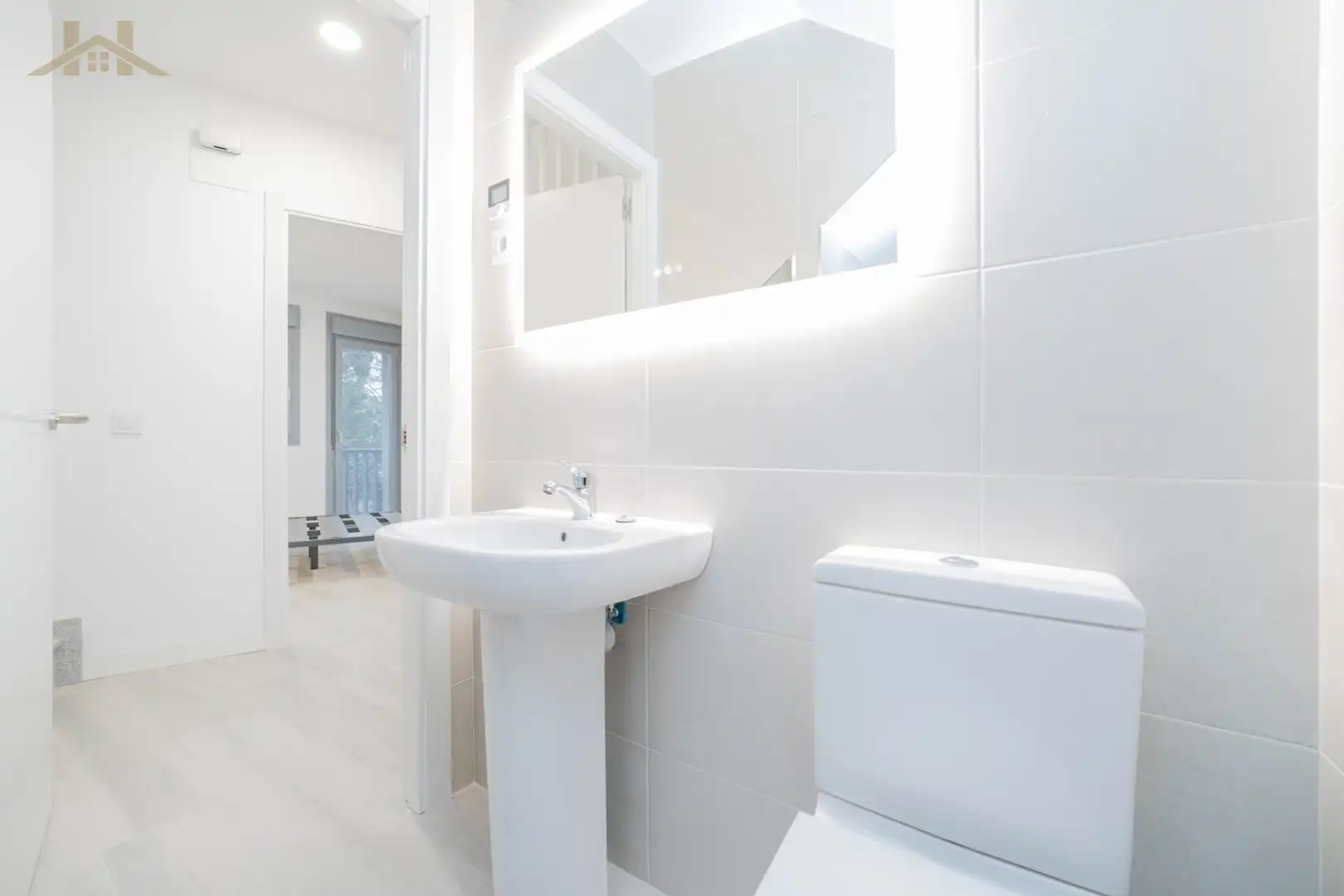 Bathroom of Attic for sale in Pozuelo de Alarcón  with Air Conditioner, Heating and Terrace