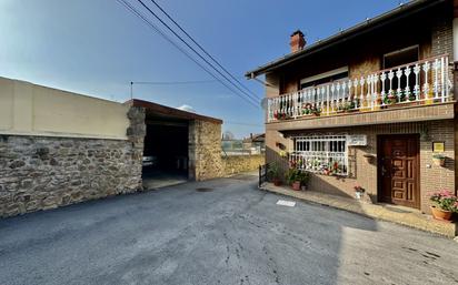 Exterior view of Single-family semi-detached for sale in Medio Cudeyo  with Balcony