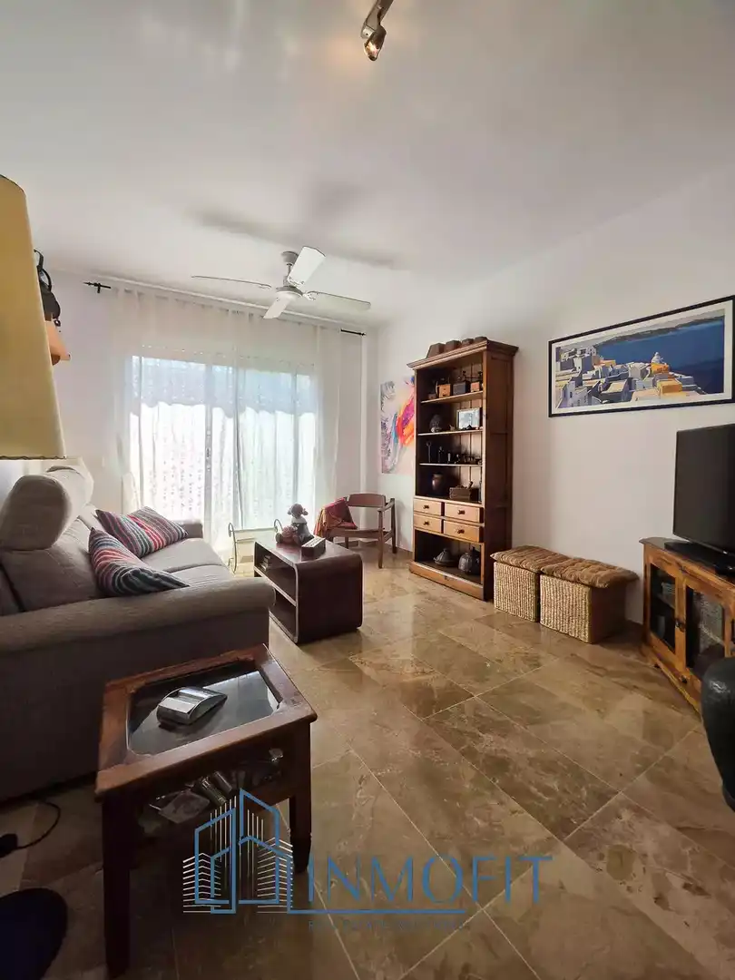 Flat with terrace for sale in C/ Vaticá, imagen 2