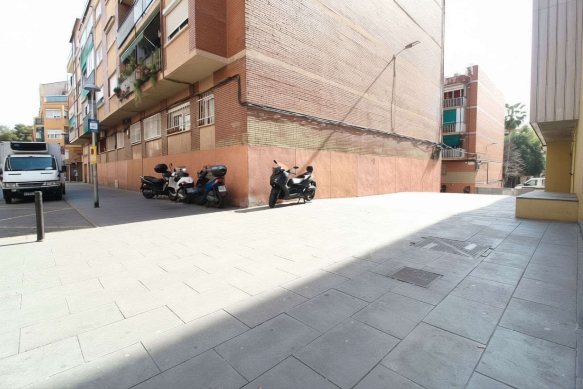 Exterior view of Premises for sale in Santa Coloma de Gramenet