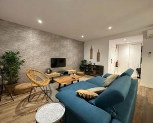 Sala d'estar de Pis de lloguer en Santiago de Compostela  amb Aire condicionat, Terrassa i Balcó