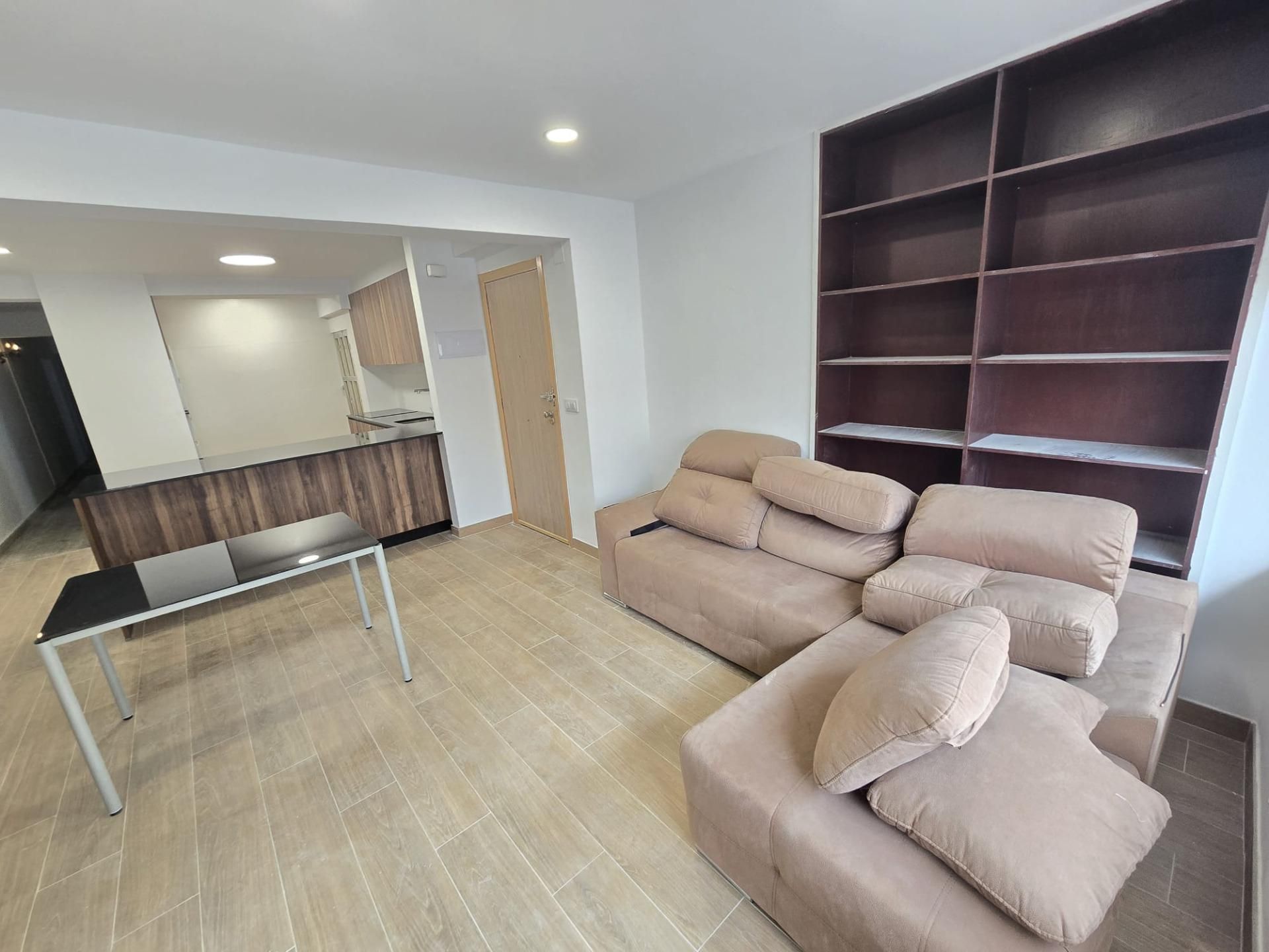 Living room of Flat to rent in Vigo   with Parquet flooring, Furnished and Balcony