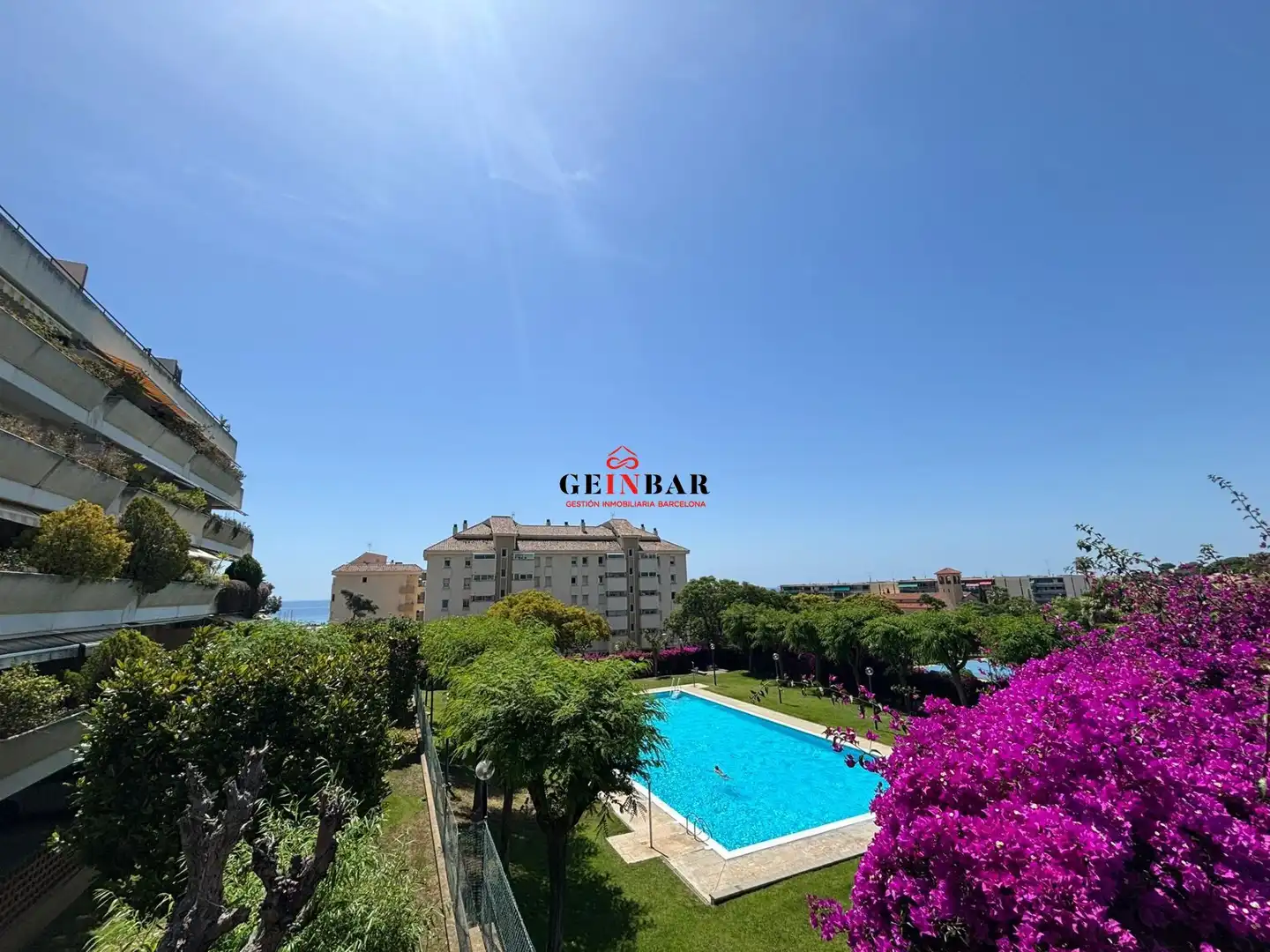 Piscina de Dúplex en venda en Sant Andreu de Llavaneres amb Calefacció, Jardí privat i Parquet