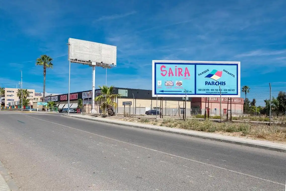 Vista exterior de Nave industrial en venta en Avenida Juan Diego