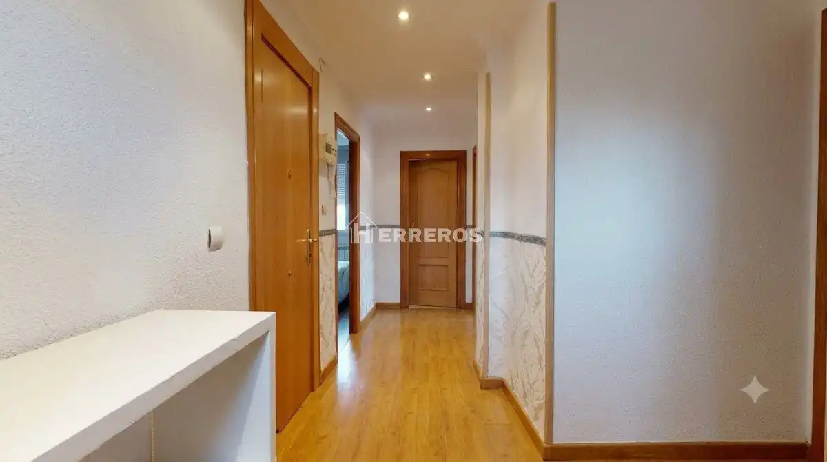 Apartament en venda en  Logroño amb Calefacció i Parquet