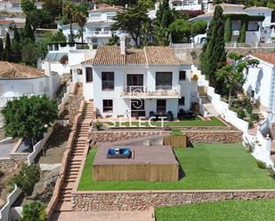 Vista exterior de Casa o xalet en venda en Almuñécar amb Aire condicionat, Calefacció i Jardí privat