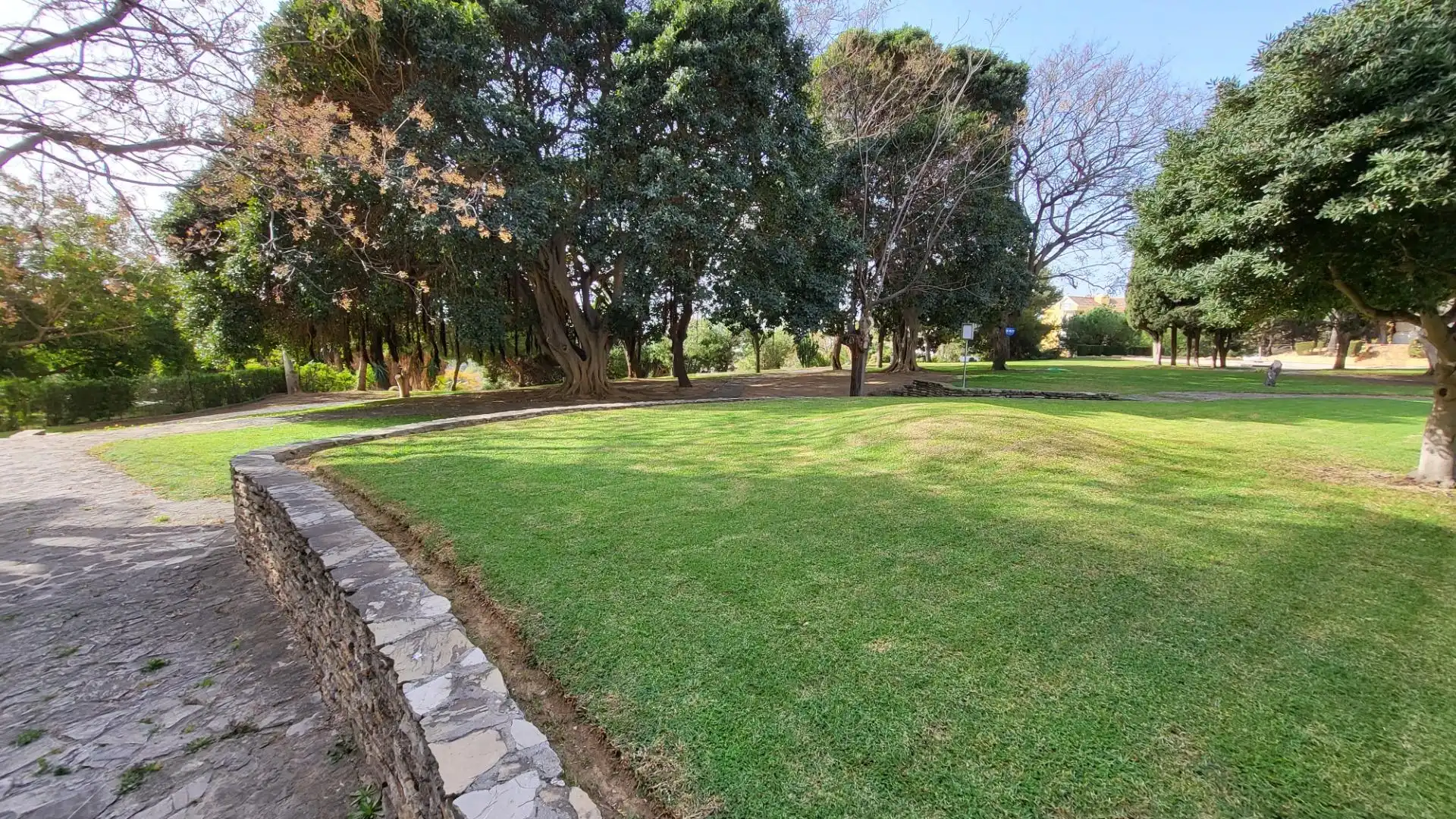 Wohnung zum Verkauf in Benalmádena mit Klimaanlage, Privatgarten und Möbliert