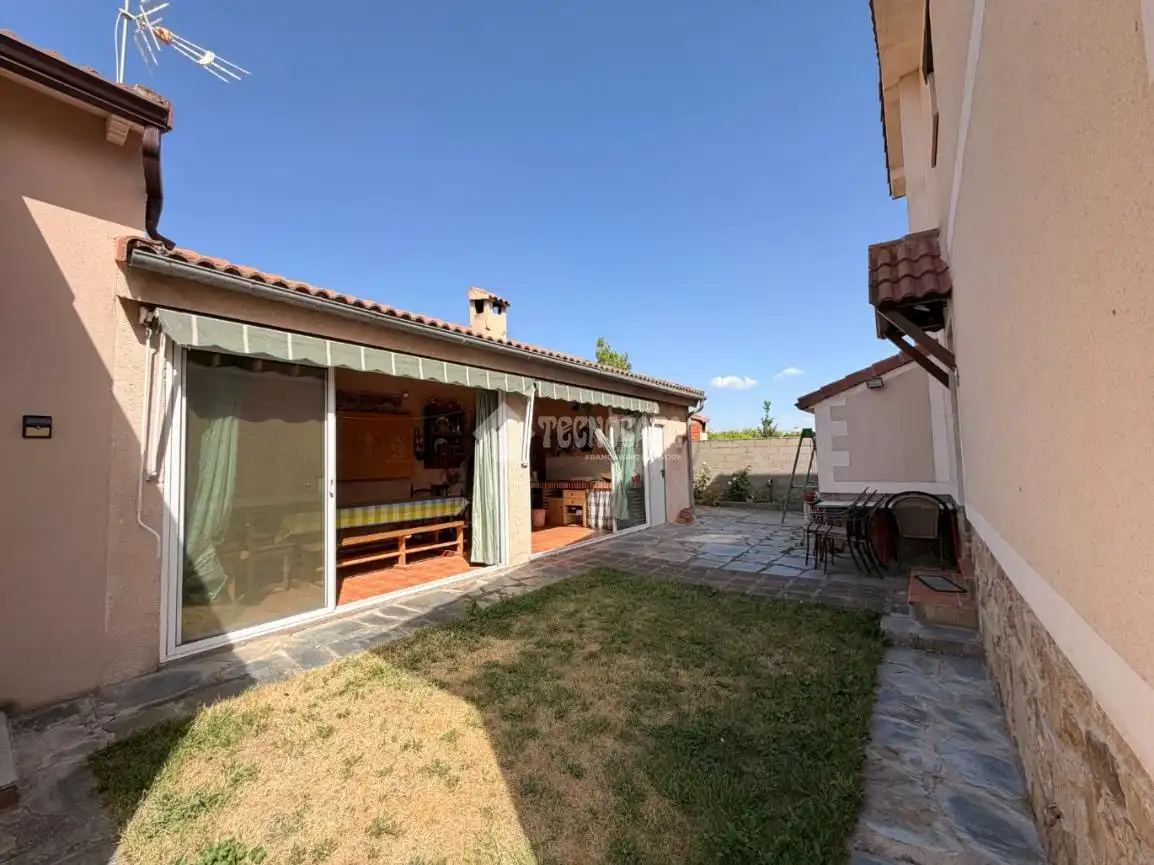 Jardín de Casa adosada en venta en Segovia con Calefacción