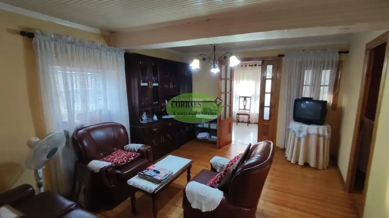 Sala d'estar de Casa o xalet en venda en O Carballiño   amb Jardí privat, Terrassa i Moblat