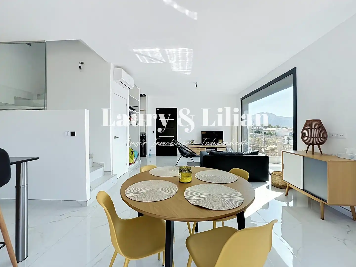 Sala d'estar de Casa o xalet en venda en Roses amb Aire condicionat, Calefacció i Terrassa