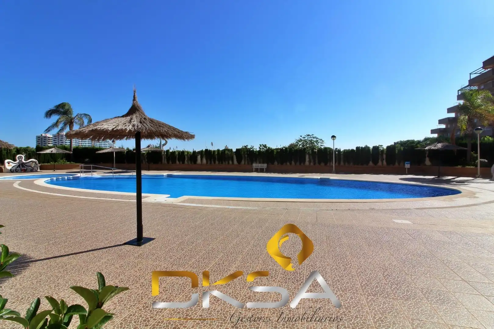 Swimming pool of Apartments for rent in Oropesa del Mar / Orpesa  with Air Conditioner, Heating and Private garden