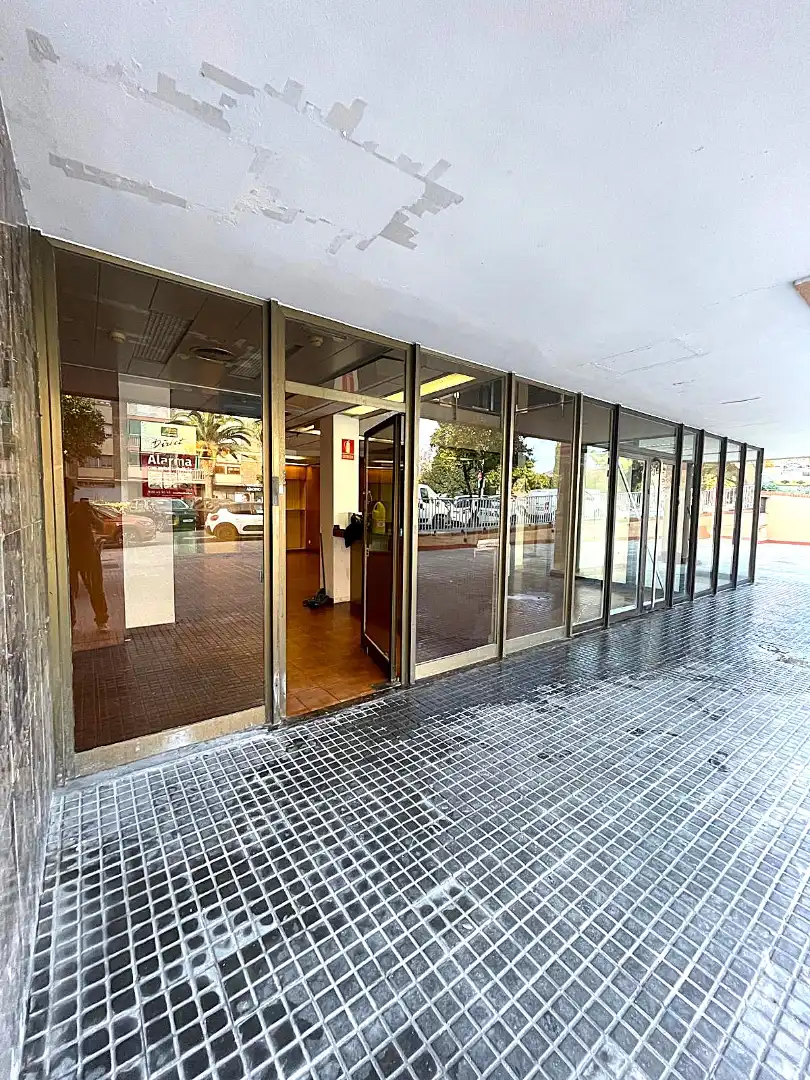 Local comercial en venda a Rambla de Pompeu Fabra, imagen 2