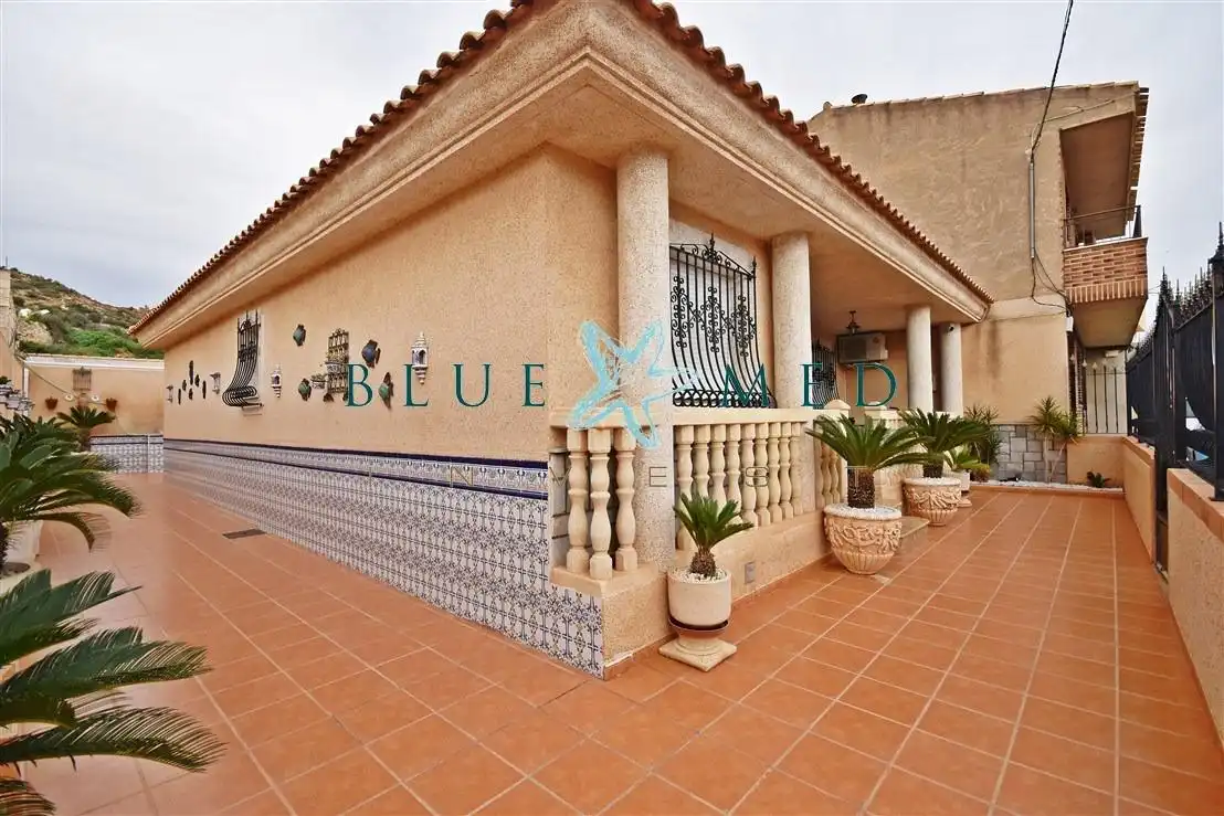 Vista exterior de Casa o chalet en venta en Mazarrón con Aire acondicionado, Terraza y Amueblado