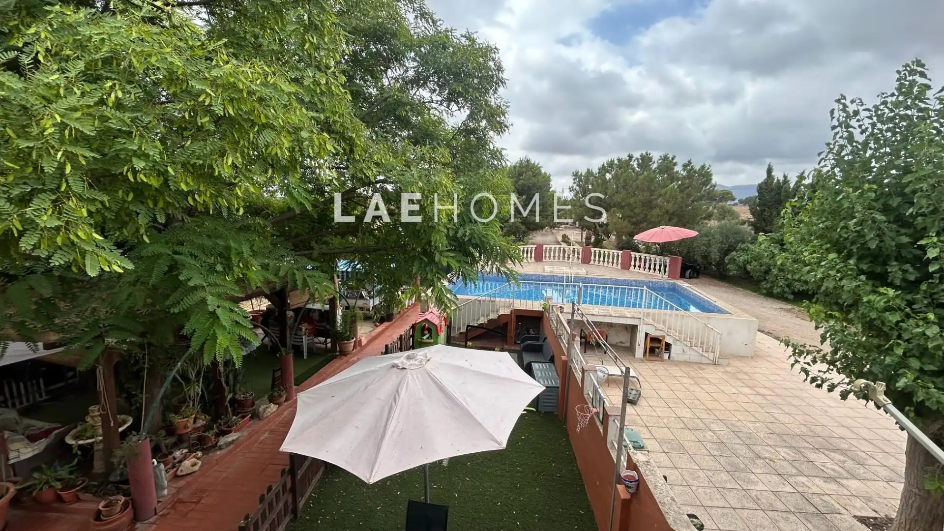 Vista exterior de Casa o xalet en venda en Alicante / Alacant amb Terrassa