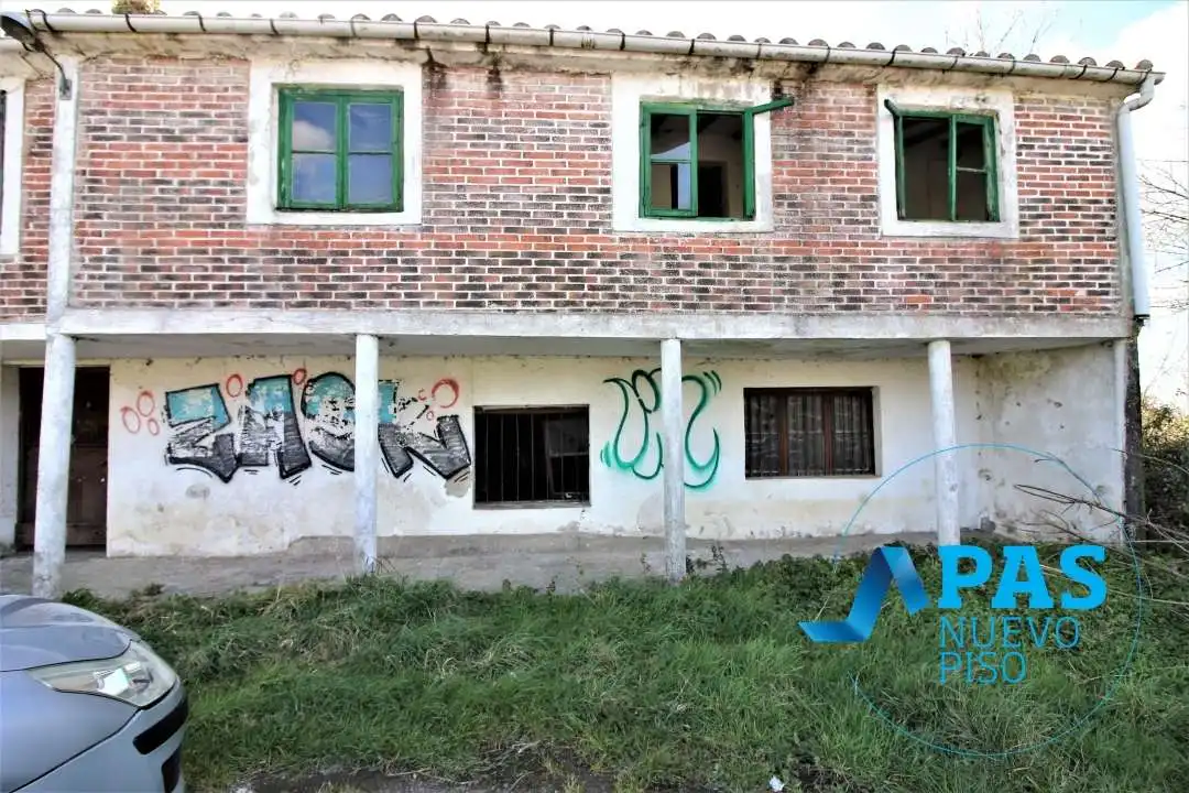 Vista exterior de Casa o xalet en venda en Solórzano amb Jardí privat