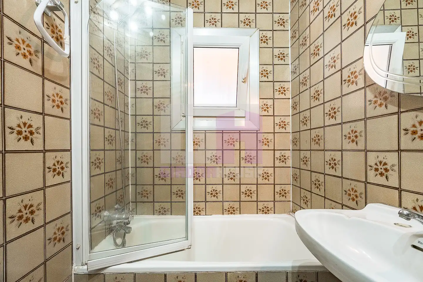 Bathroom of Houses for sale in Caldes de Malavella  with Air Conditioner, Heating and Private garden