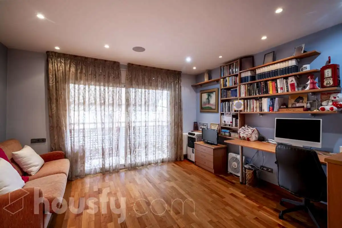 Sala de estar de Casa o chalet en venta en Barcelona con Aire acondicionado, Terraza y Trastero