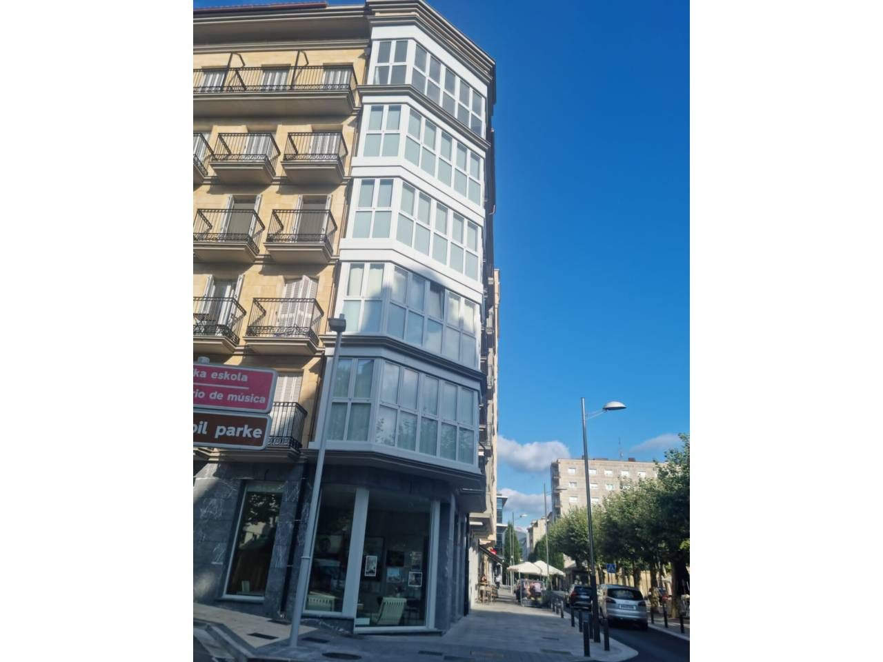 Vista exterior de Pis de lloguer en Irun  amb Calefacció, Parquet i Balcó