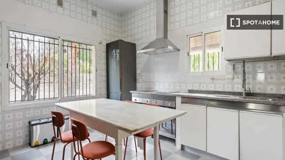Cocina de Piso para compartir en Madrid con Aire acondicionado, Terraza y Amueblado