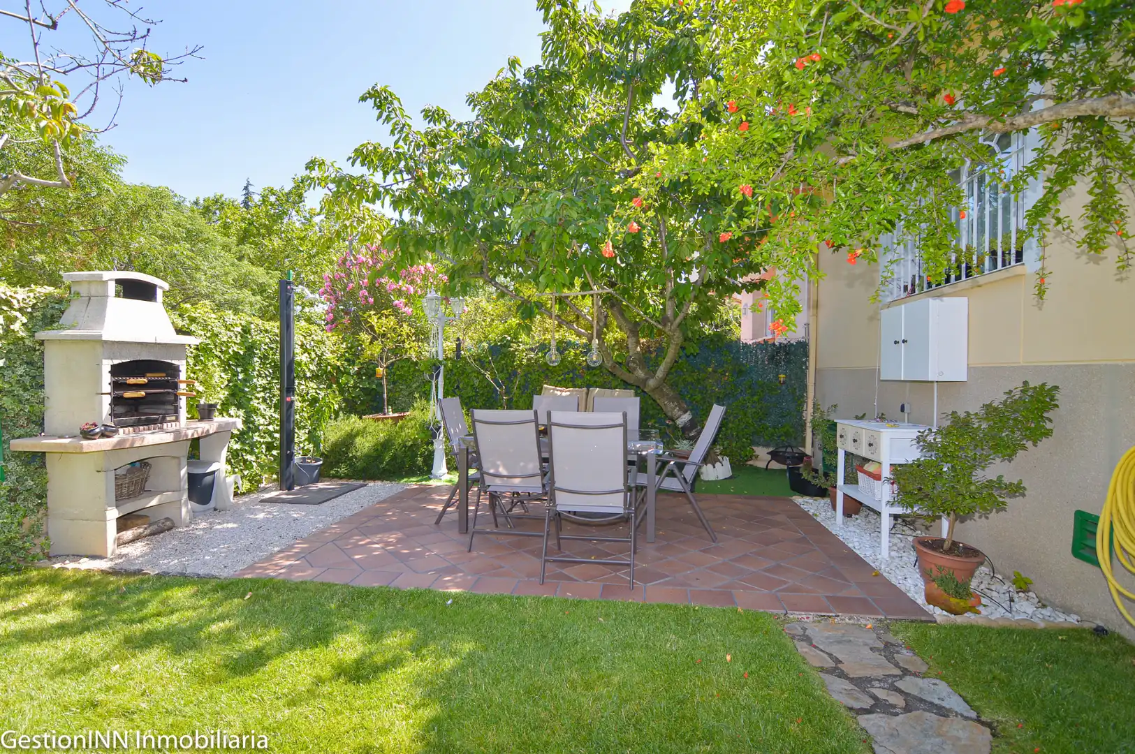 Jardín de Casa adosada en venta en Valdemorillo con Calefacción, Jardín privado y Parquet