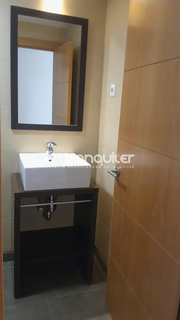 Baño de Piso de alquiler en Leganés con Terraza, Trastero y Piscina