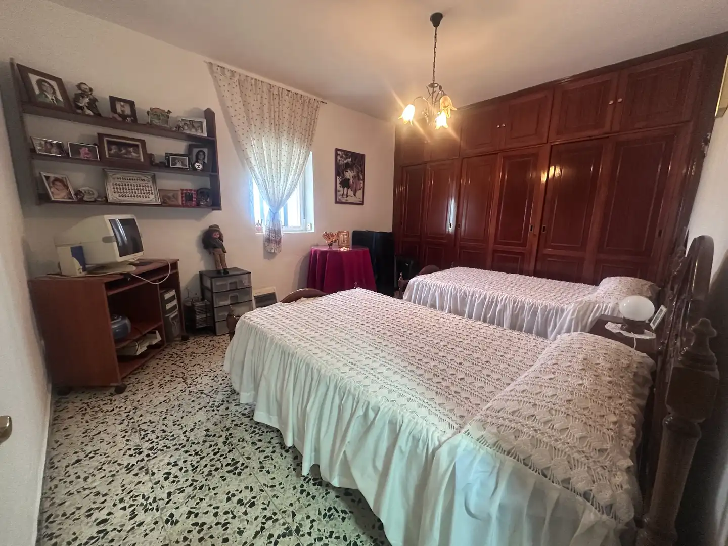 Dormitori de Finca rústica en venda en Alcaucín amb Jardí privat, Terrassa i Moblat