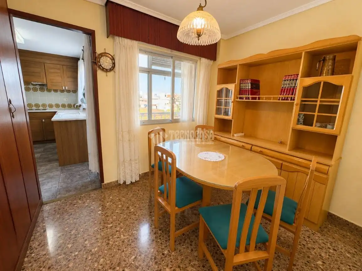 Comedor de Piso en venta en Torrent con Balcón