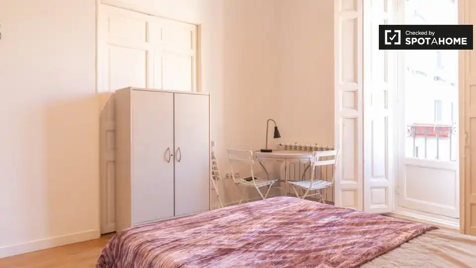 Room in Justicia - Chueca