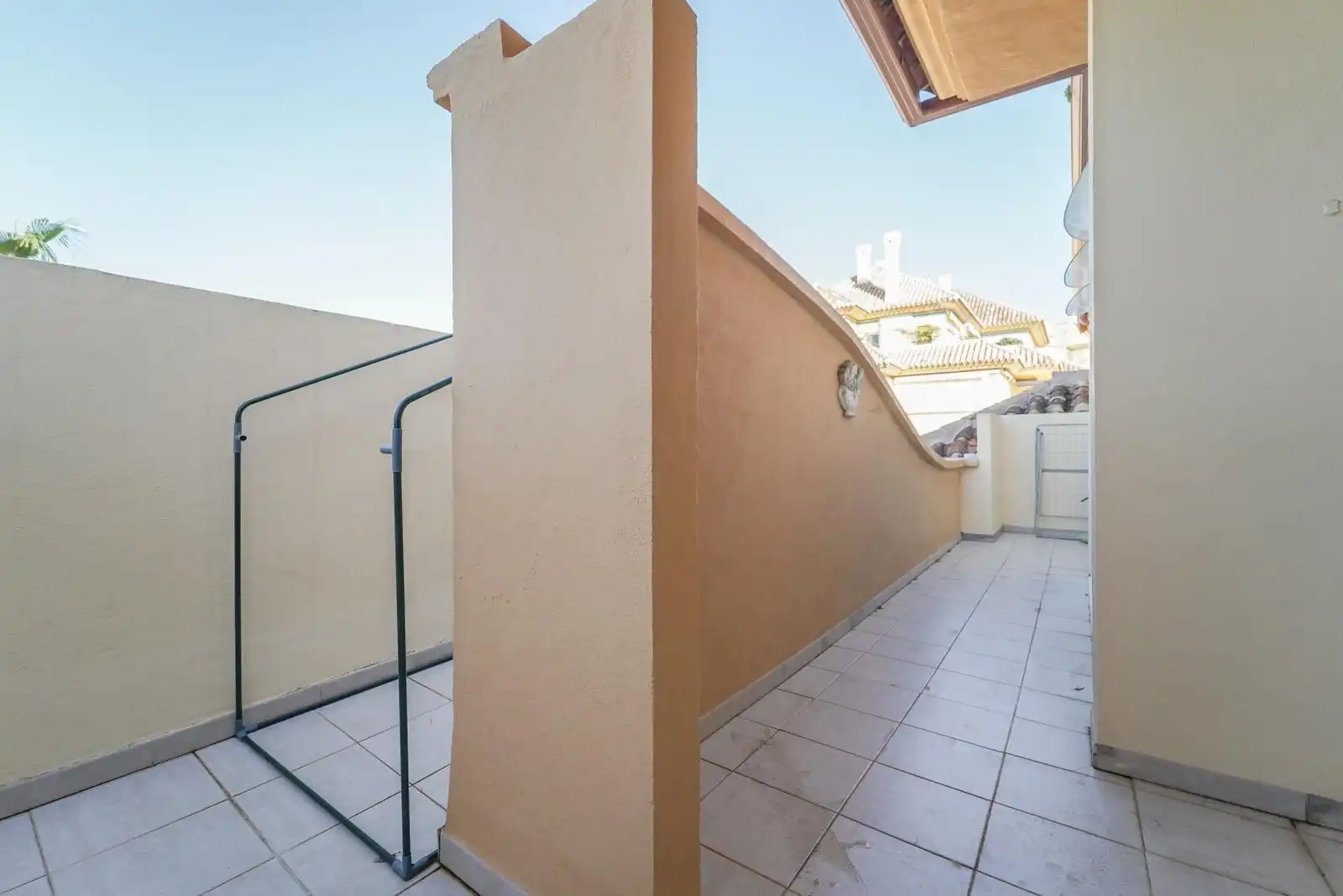 Terraza de Ático en venta en Marbella con Aire acondicionado, Calefacción y Jardín privado