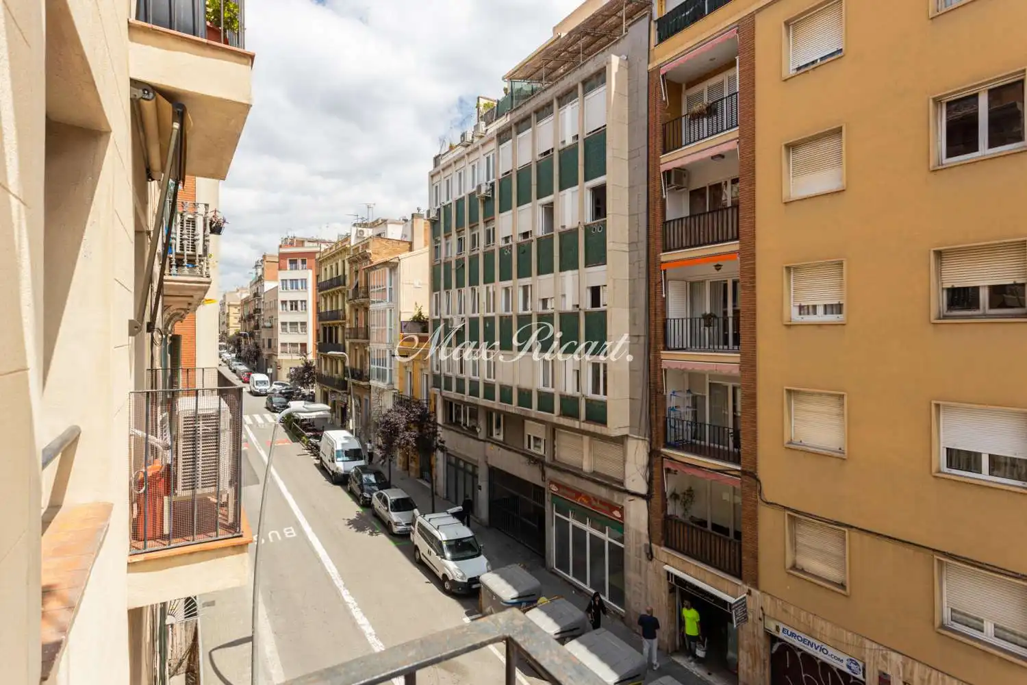 Exterior view of Flat for sale in Barcelona  with Air Conditioner, Heating and Balcony
