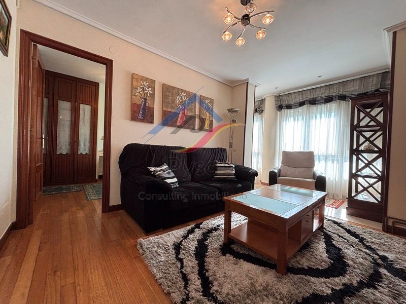 Sala d'estar de Apartament de lloguer en Santander amb Calefacció, Moblat i Forn