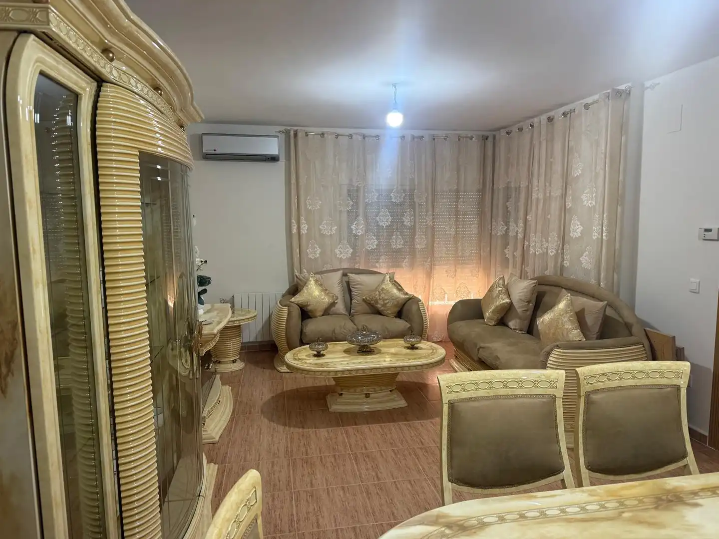 Sala de estar de Casa o chalet en venta en Casarrubuelos con Aire acondicionado, Calefacción y Piscina