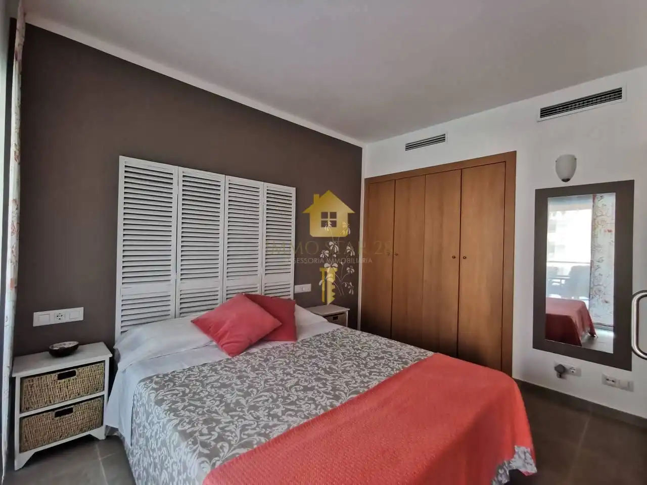 Habitación de Piso de alquiler en Roses con Aire acondicionado, Terraza y Trastero