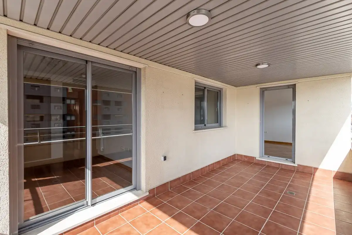 Flat for rent in Avenida DE LA ILUSTRACION, Campus de la Salud