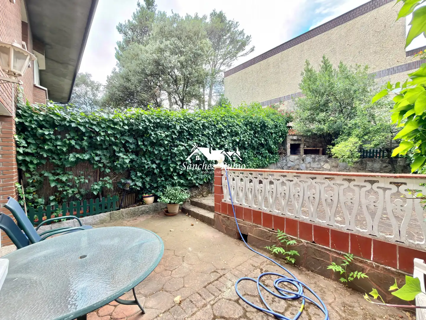 Garten von Einfamilien-Reihenhaus zur Miete in Torrelodones mit Heizung, Privatgarten und Parkett