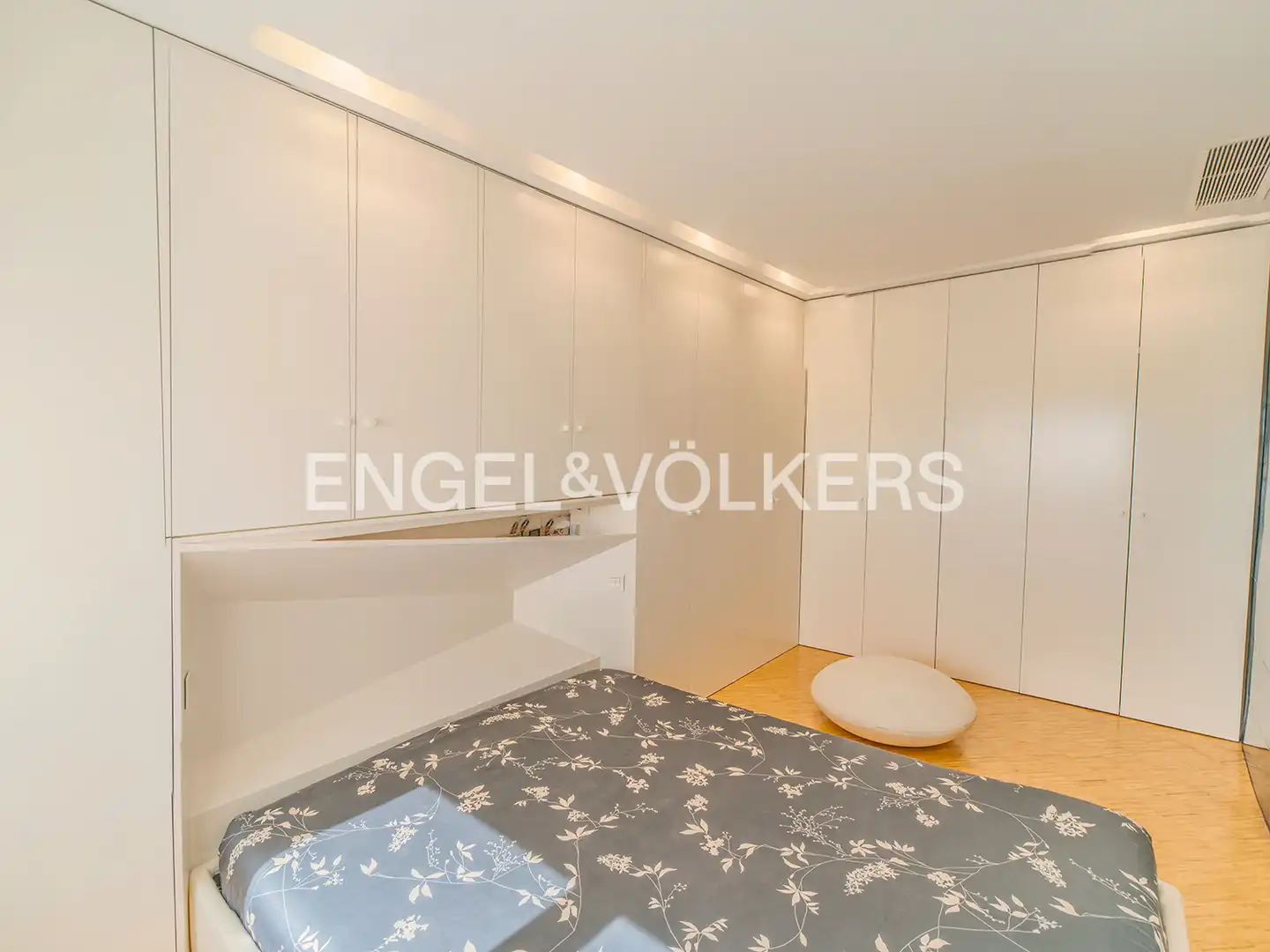 Schlafzimmer von Dachboden zum Verkauf in Elche / Elx mit Klimaanlage, Heizung und Terrasse