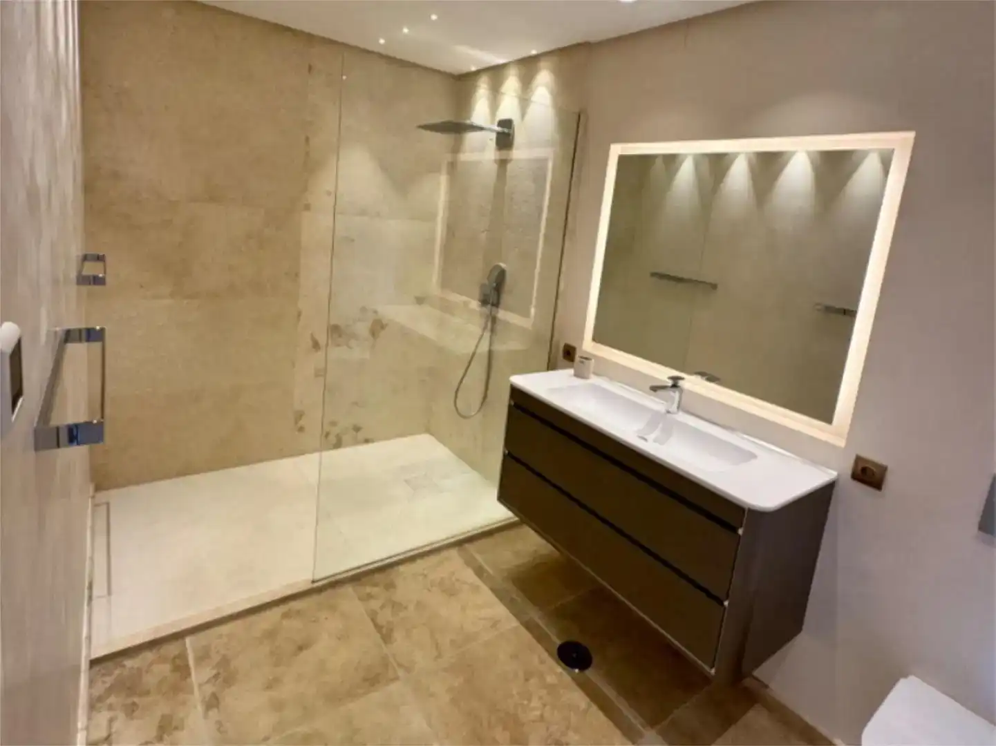 Baño de Piso en venta en Estepona con Aire acondicionado, Jardín privado y Parquet