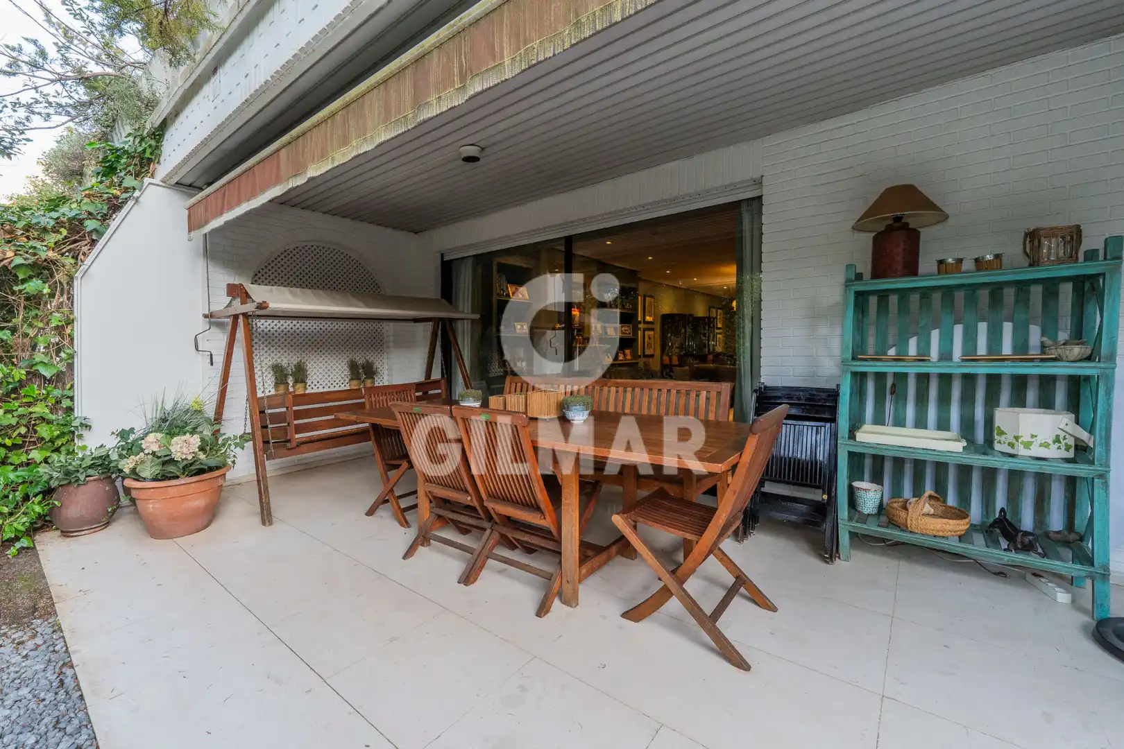 Terrasse von Einfamilien-Reihenhaus zum Verkauf in La Moraleja mit Klimaanlage, Heizung und Privatgarten