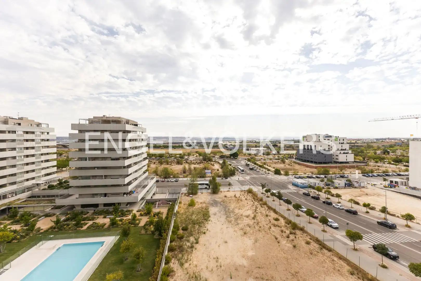 Swimming pool of Flat for rent in Madrid  with Air Conditioner, Heating and Terrace