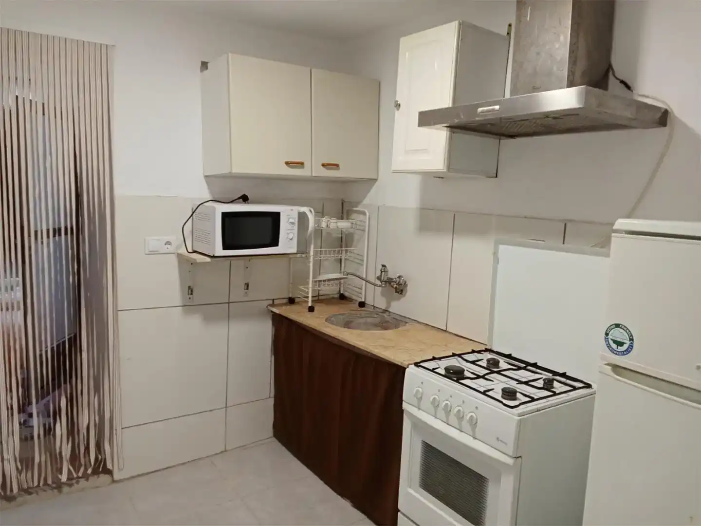 Cocina de Piso en venta en Alberic con Horno, Lavadora y Microondas