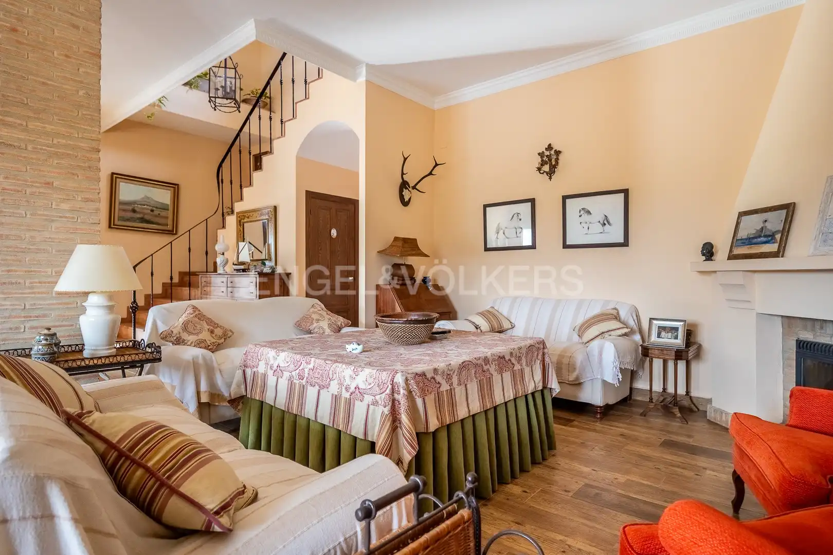 Sala de estar de Finca rústica en venta en Olivares con Calefacción, Jardín privado y Piscina