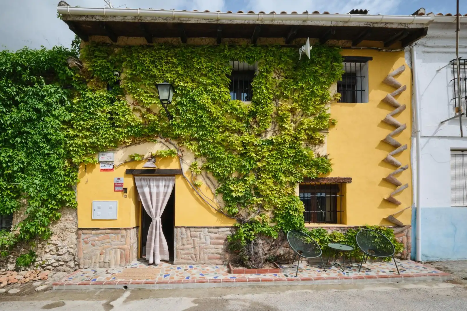 Vista exterior de Finca rústica en venda en Fornes amb Aire condicionat, Jardí privat i Traster