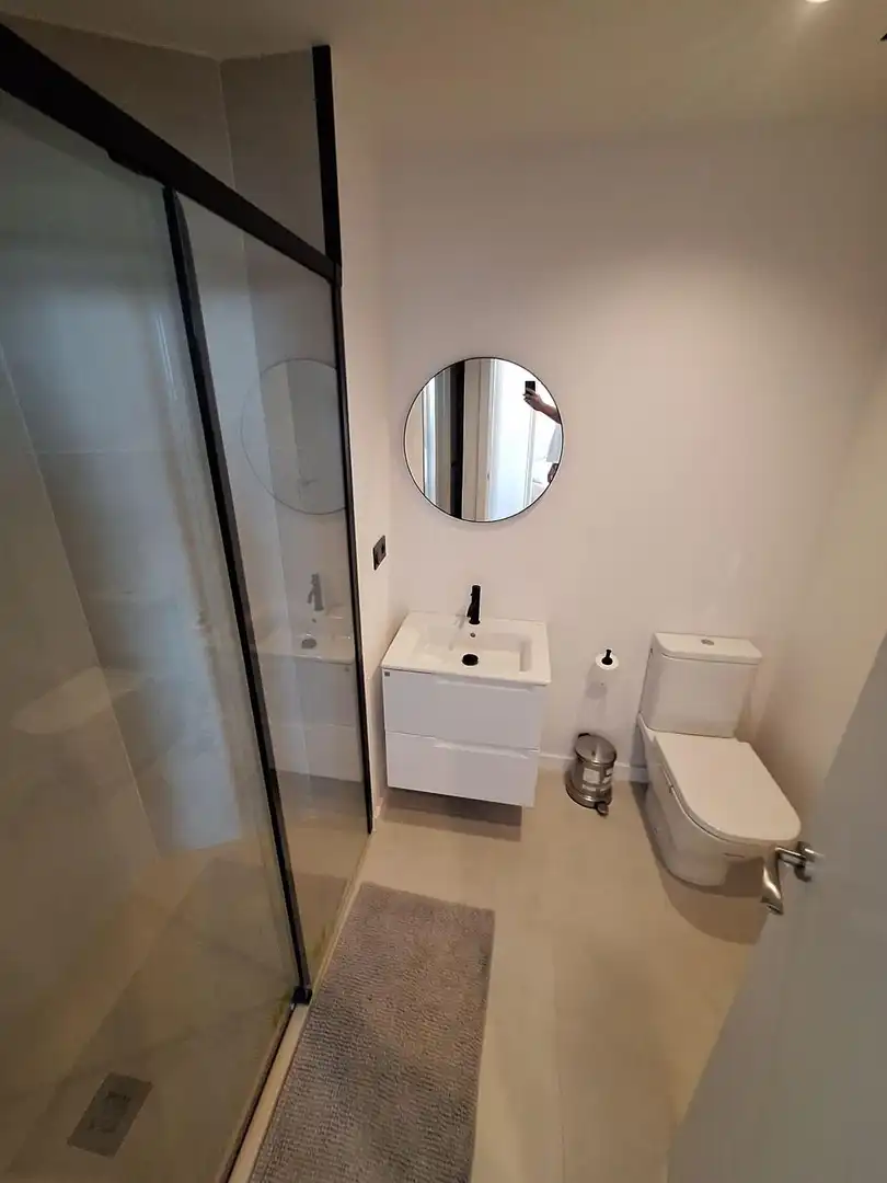 Badezimmer von Wohnung zur Miete in San Sebastián de los Reyes mit Klimaanlage, Heizung und Möbliert